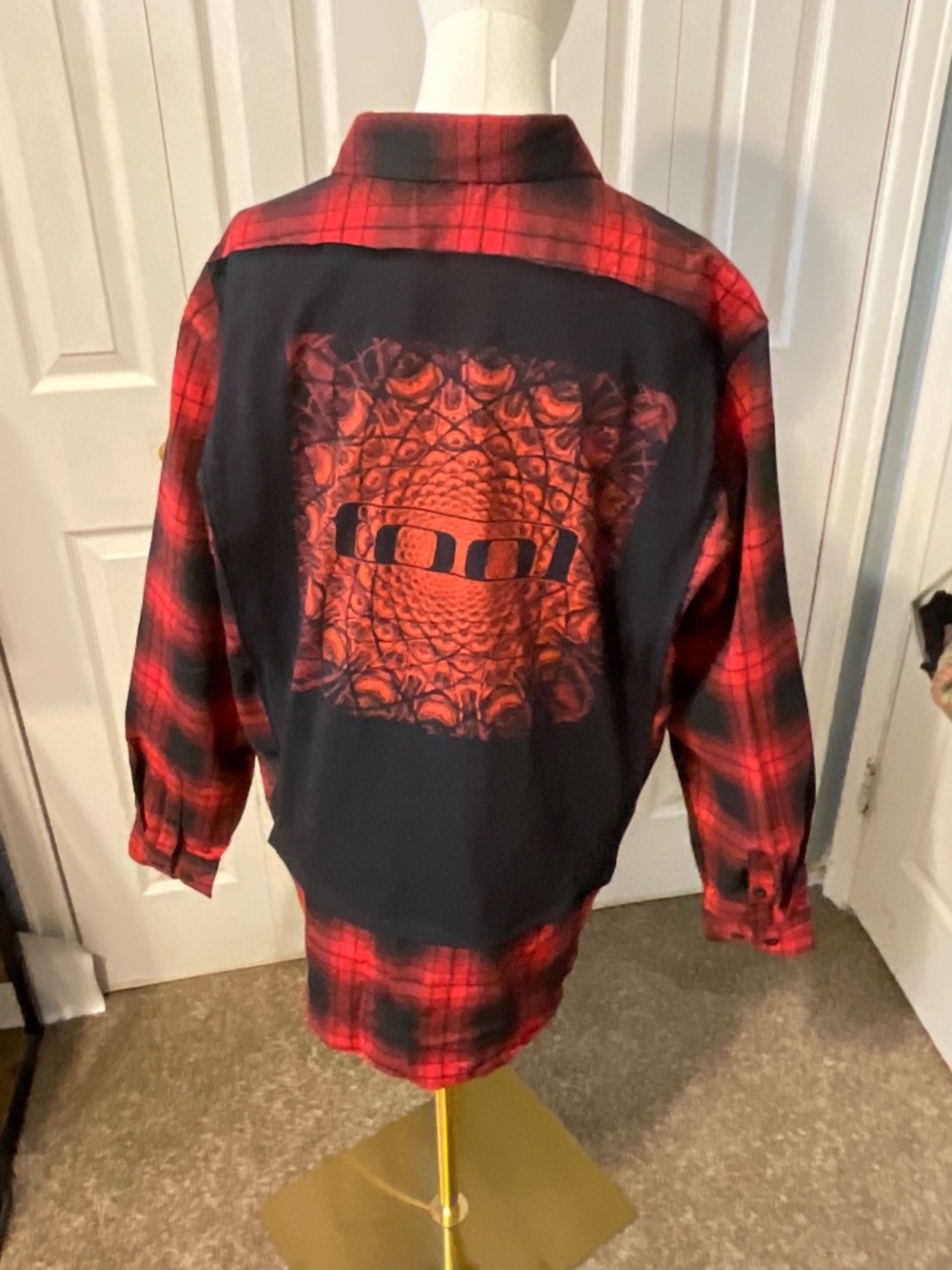 Tool Upcycled Back Graphic T-Shirt on Men's XL Flannel